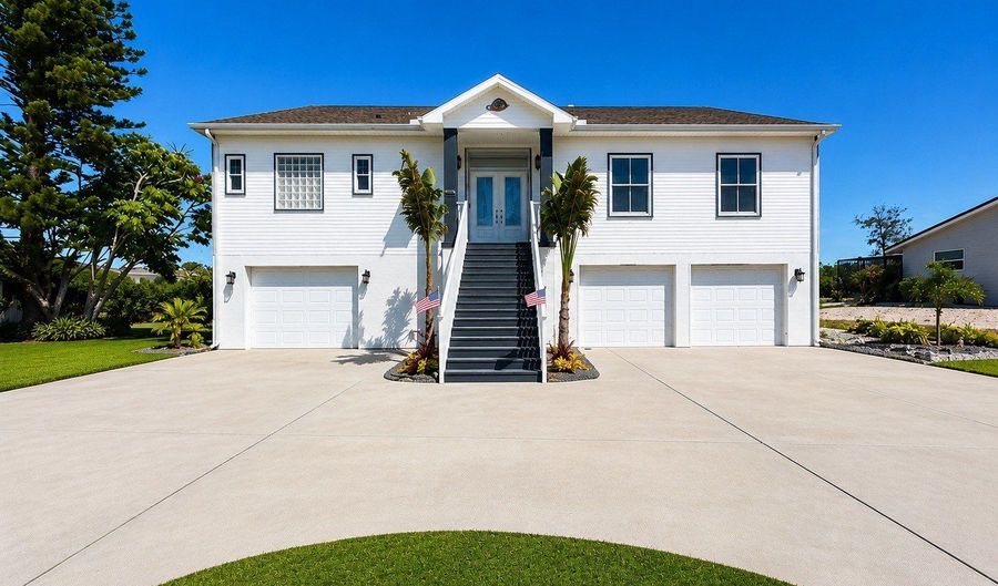 914 Birdie Way, Apollo Beach, FL 33572 - 3 Beds, 3 Bath