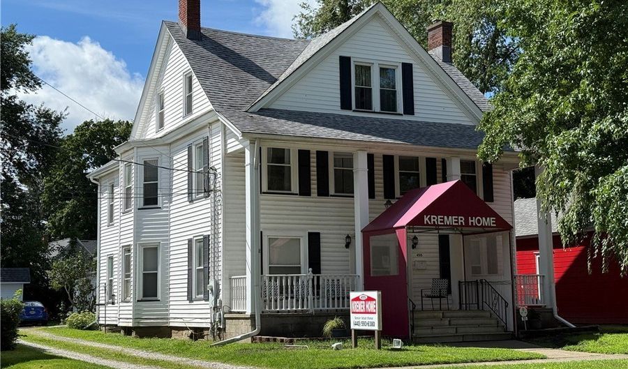 455 Main St, Conneaut, OH 44030 - 7 Beds, 3 Bath