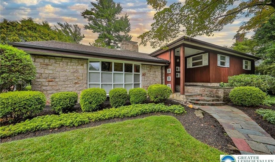 2739 W Liberty St, Allentown, PA 18104 - 4 Beds, 4 Bath