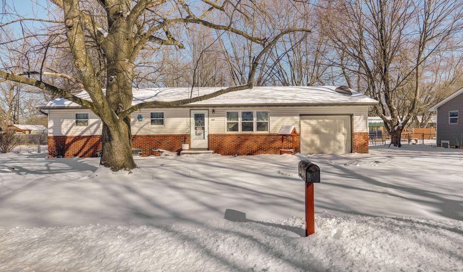 667 W Elm St, Aurora, MO 65605 - 3 Beds, 1 Bath