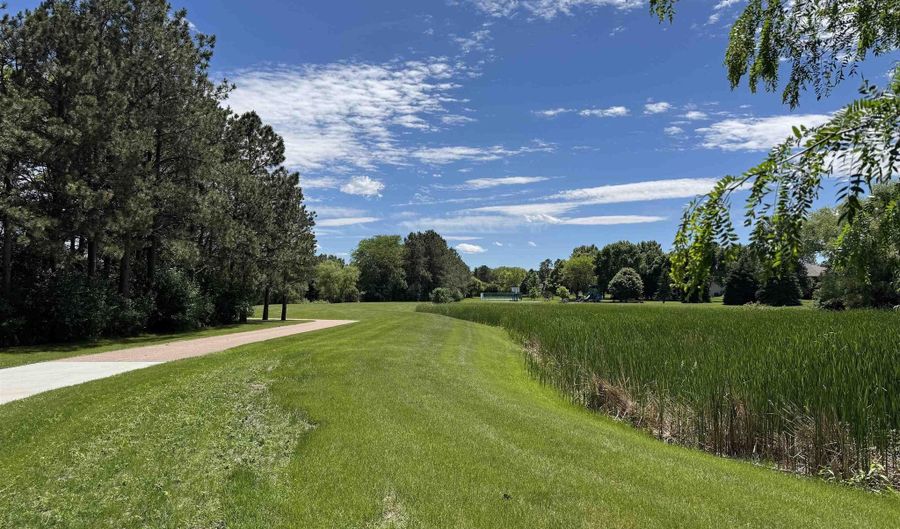 1130 Indian Hills Rd, Brookings, SD 57006 - 4 Beds, 3 Bath