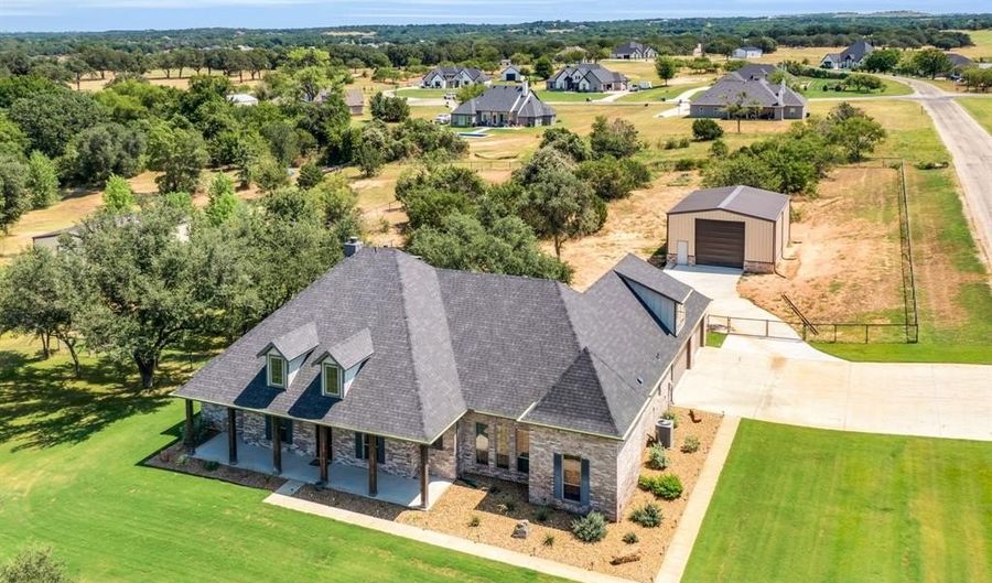 109 N Silver Saddle Trl, Weatherford, TX 76087 - 4 Beds, 4 Bath