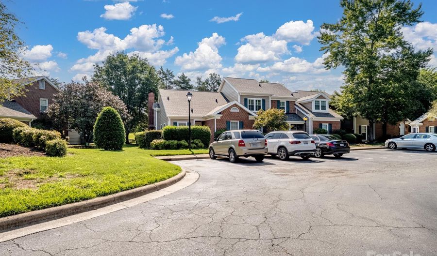 9435 Kings Falls Dr, Charlotte, NC 28210 - 2 Beds, 2 Bath