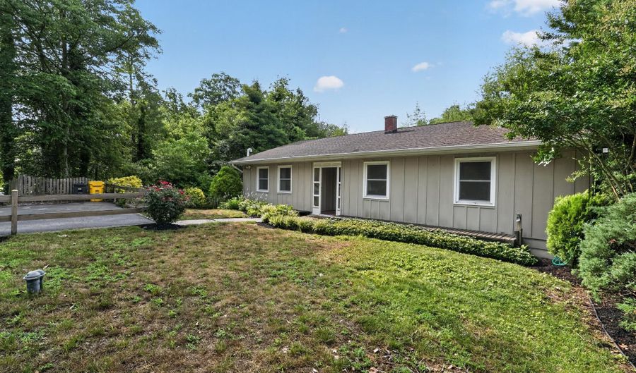 1045 SKYVIEW Dr, Annapolis, MD 21409 - 4 Beds, 2 Bath