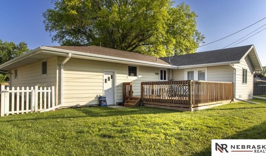 1828 William Dr, Beatrice, NE 68310 - 4 Beds, 2 Bath