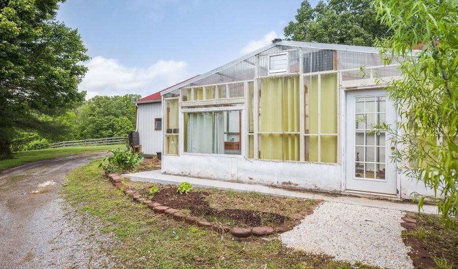 2205 S AMHERST Hwy, Amherst, VA 24521 - 2 Beds, 3 Bath