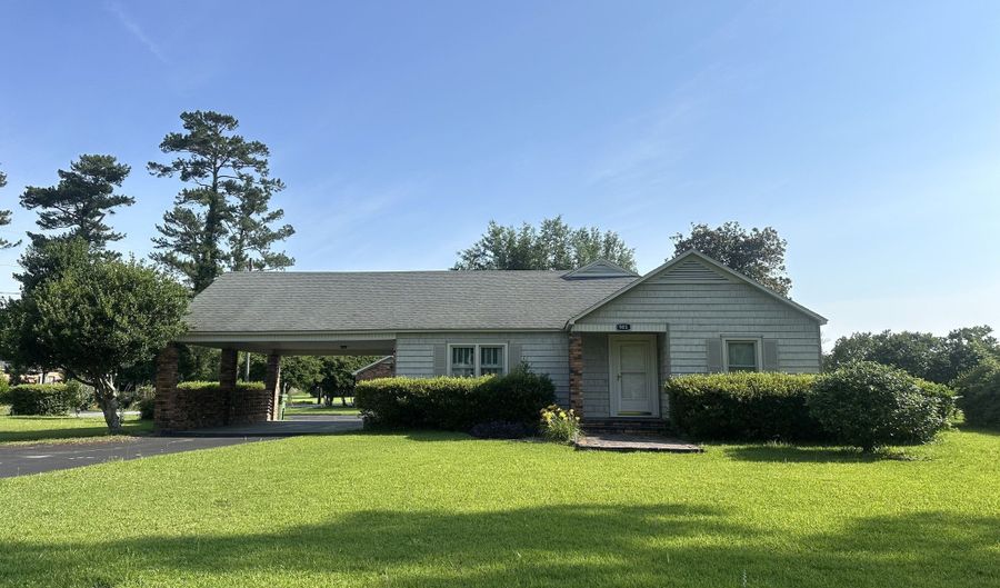 901 4th, Adel, GA 31620 - 2 Beds, 2 Bath