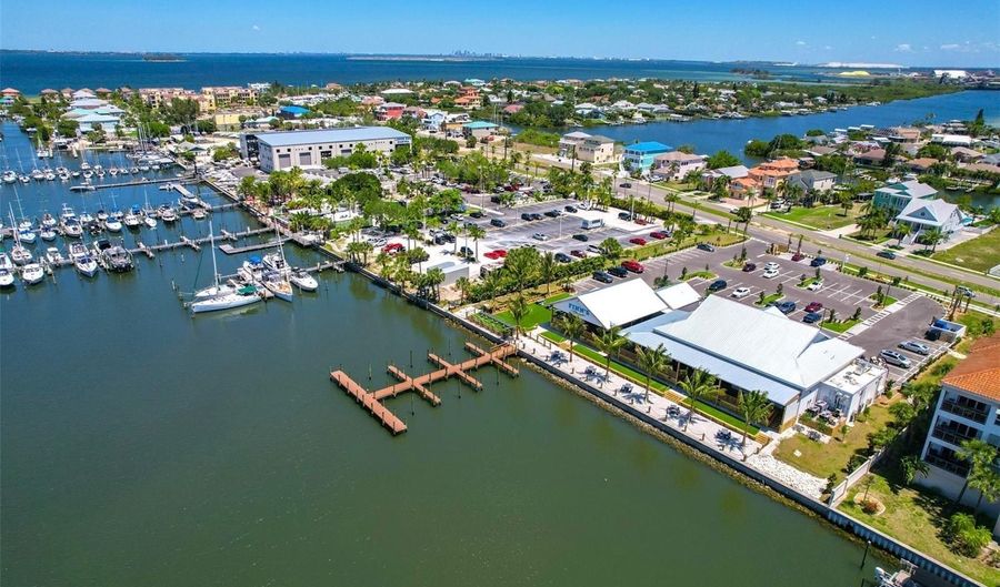 902 BUNKER VIEW Dr, Apollo Beach, FL 33572 - 3 Beds, 2 Bath