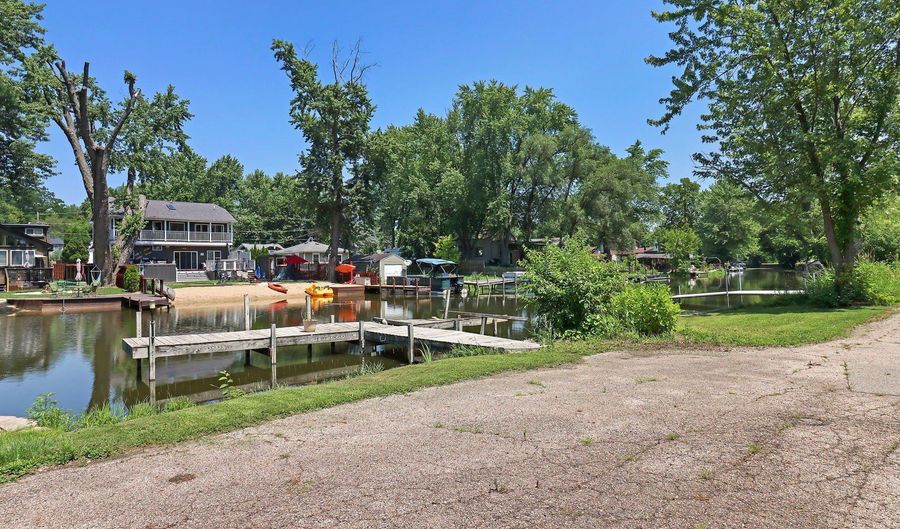 26377 W Marie Ave, Antioch, IL 60002 - 3 Beds, 1 Bath
