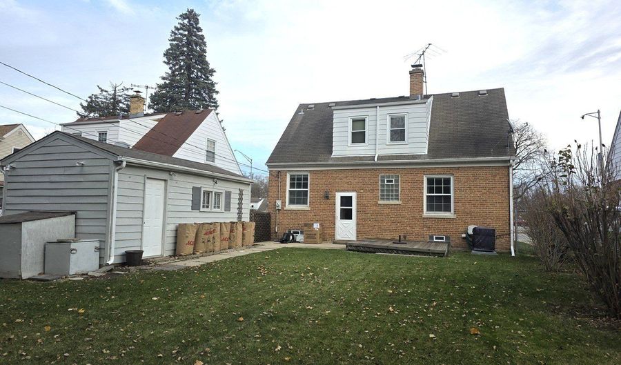 436 S Arlington Heights Rd, Arlington Heights, IL 60005 - 3 Beds, 2 Bath