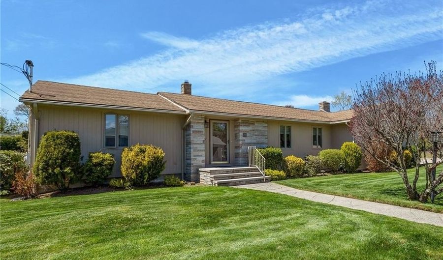 66 W River Pkwy, North Providence, RI 02904 - 2 Beds, 2 Bath