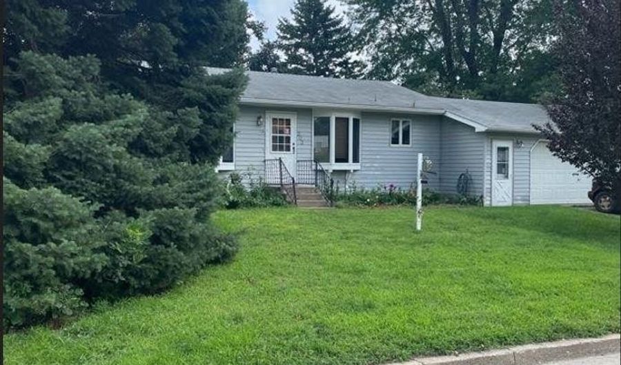 303 Lincoln Dr, Alcester, SD 57001 - 2 Beds, 2 Bath