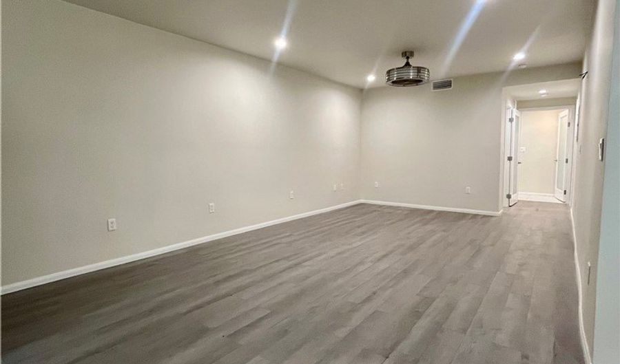 11044 Ophir Dr 304, Los Angeles, CA 90024 - 1 Beds, 2 Bath