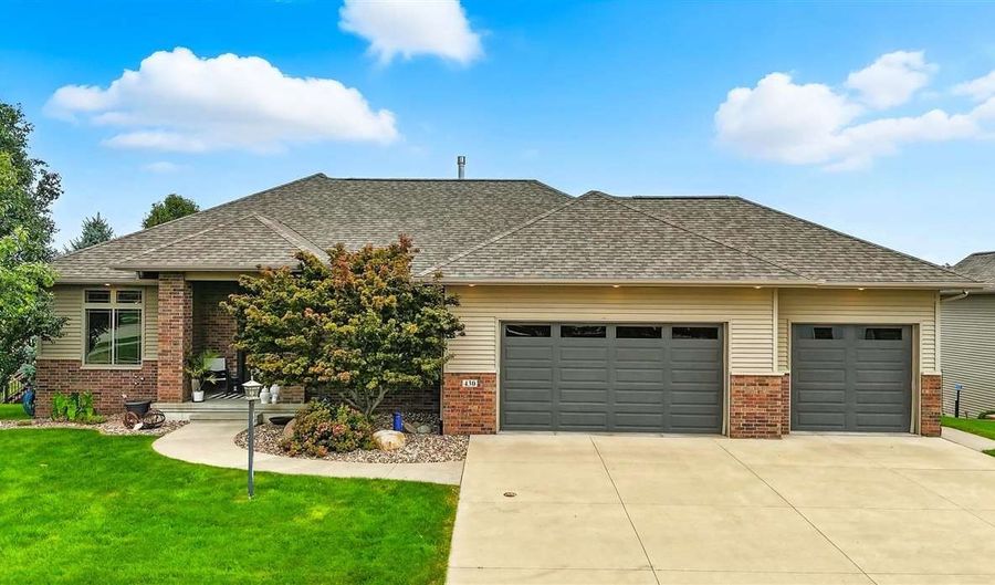 430 Carlyle Dr, North Liberty, IA 52317 - 4 Beds, 3 Bath