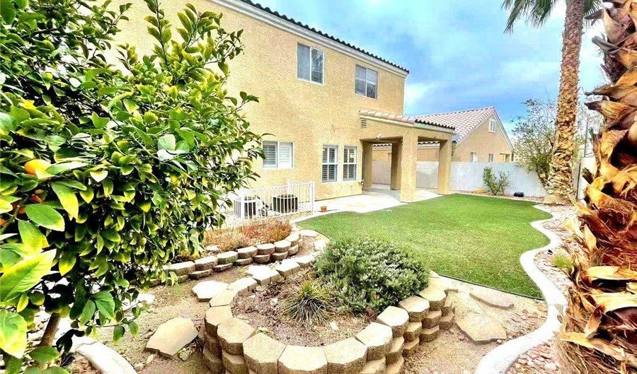 278 Heatherstone St, Henderson, NV 89052 - 3 Beds, 3 Bath