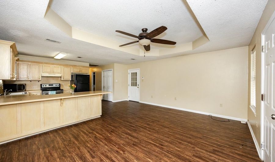 1435 30th St, Baton Rouge, LA 70802 - 3 Beds, 2 Bath