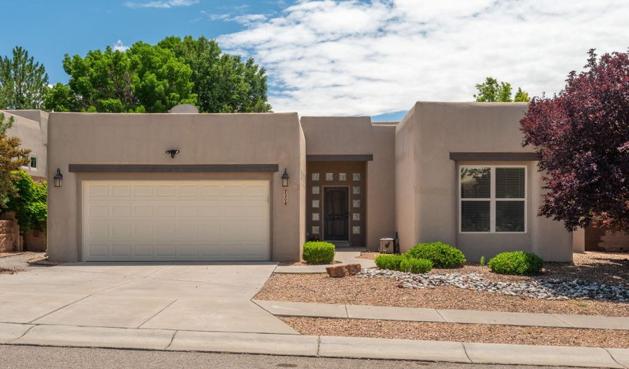 7208 COPPER GRASS Ct NE, Albuquerque, NM 87113 - 4 Beds, 2 Bath