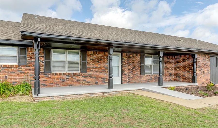 202 Walter Way, Anadarko, OK 73005 - 4 Beds, 3 Bath