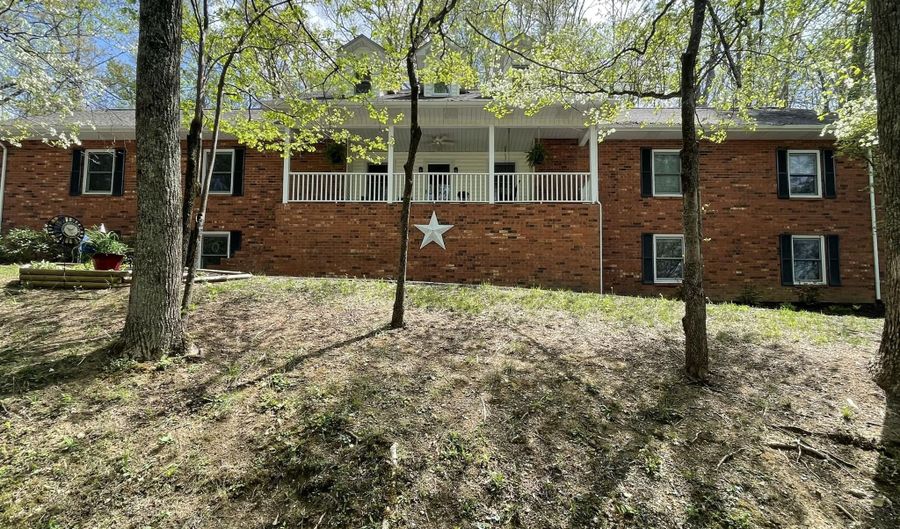 222 Park Hill Ave, Barbourville, KY 40906 - 6 Beds, 4 Bath