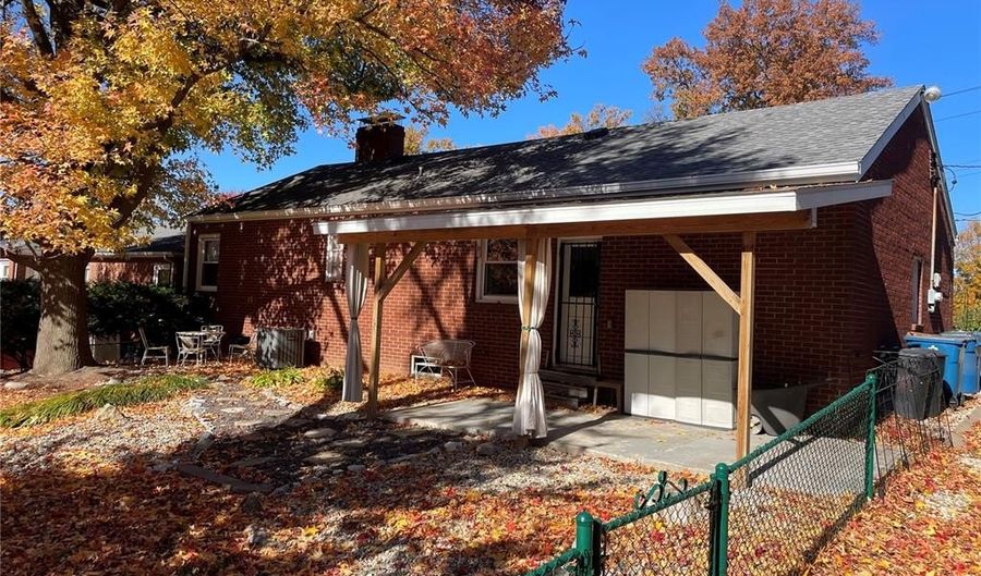 3505 Gary St, Alton, IL 62002 - 2 Beds, 2 Bath