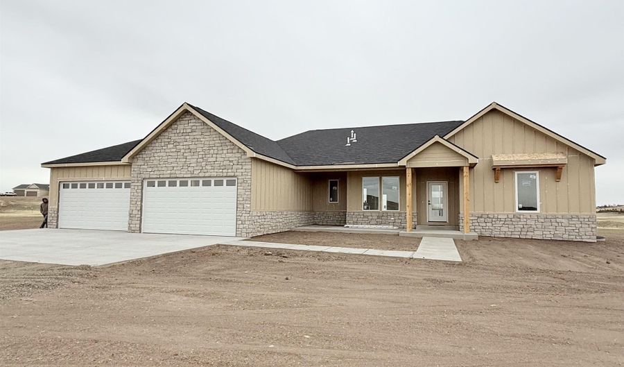 RICH STRIKE CT, Cheyenne, WY 82009 - 3 Beds, 2 Bath