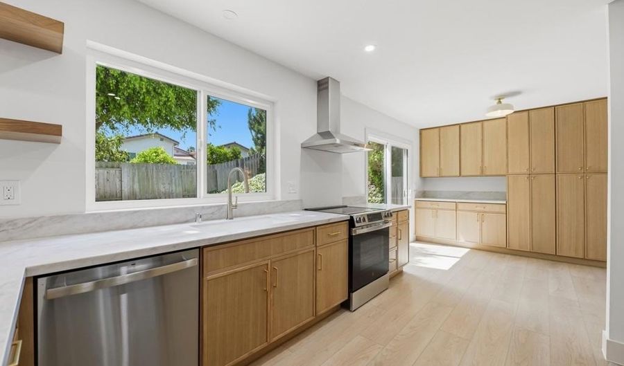 6739 Cantil St, Carlsbad, CA 92009 - 4 Beds, 3 Bath