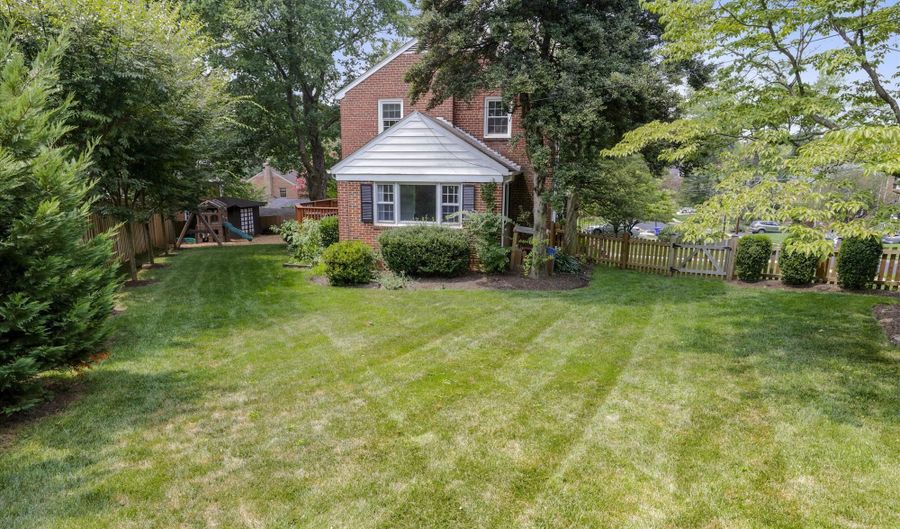 6316 25TH St N, Arlington, VA 22207 - 4 Beds, 2 Bath