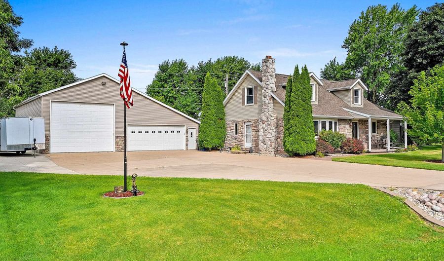 3325 IRENE St, Appleton, WI 54913 - 4 Beds, 4 Bath