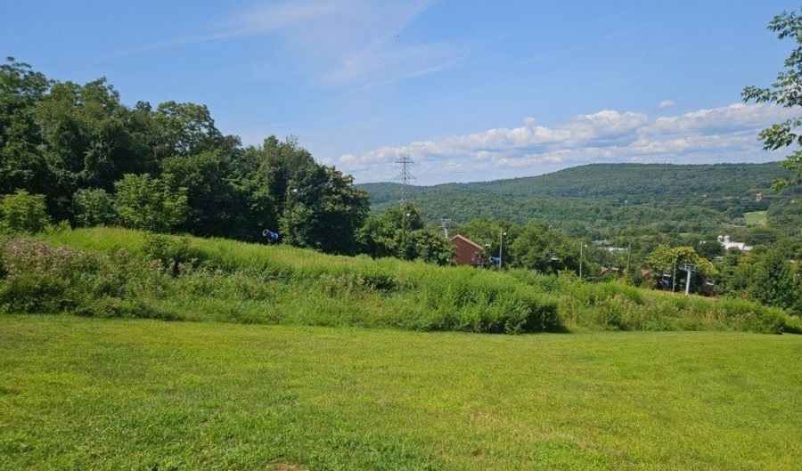 1 Davos Dr 1, Alloway, NJ 07462 - 2 Beds, 2 Bath