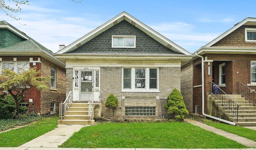 2621 Wesley Ave, Berwyn, IL 60402 - 4 Beds, 1 Bath