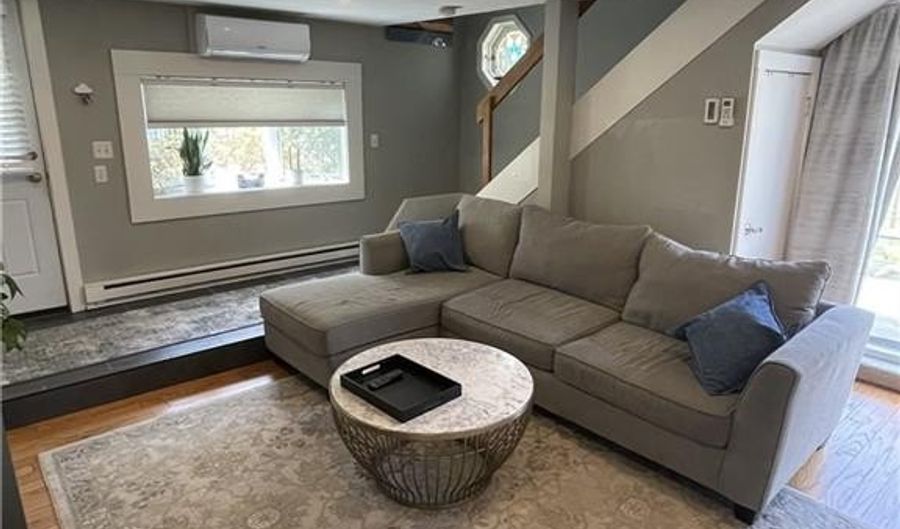 16 Dudley Ave 6, Newport, RI 02840 - 2 Beds, 1 Bath