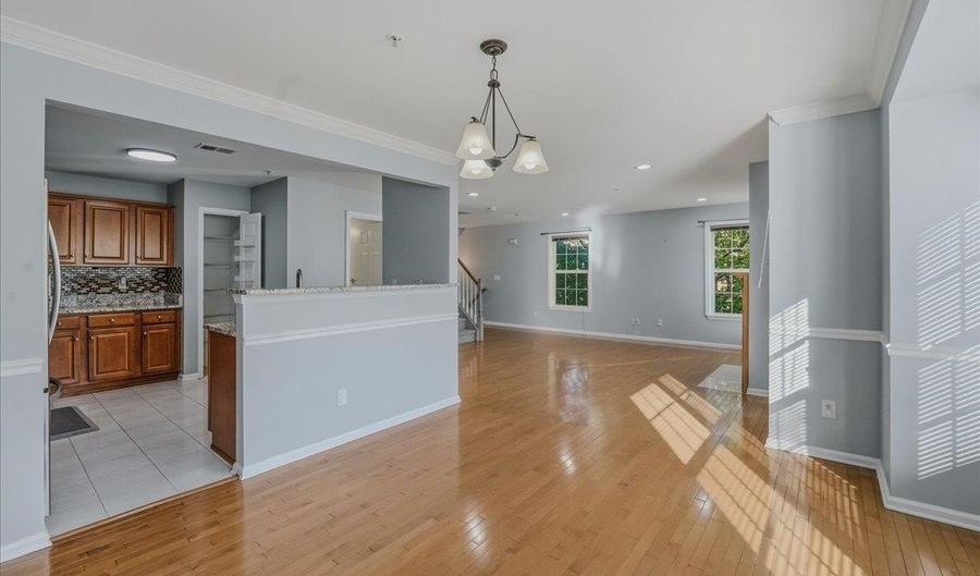 2 MARINA Dr, Bayonne, NJ 07002 - 2 Beds, 3 Bath