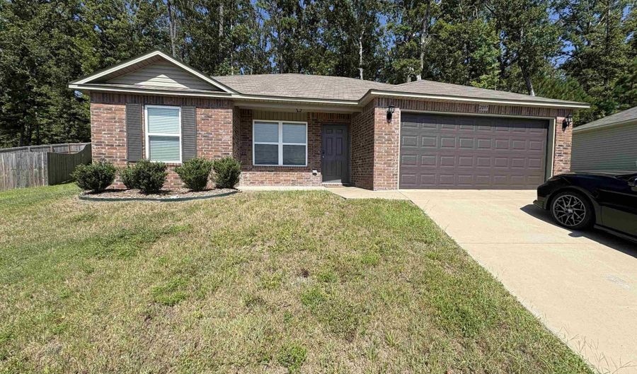 2097 Bentwood Dr, Alexander, AR 72002 - 3 Beds, 2 Bath