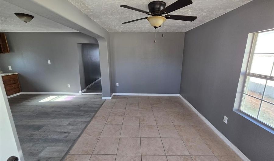 309 NE 4th St, Andrews, TX 79714 - 3 Beds, 2 Bath