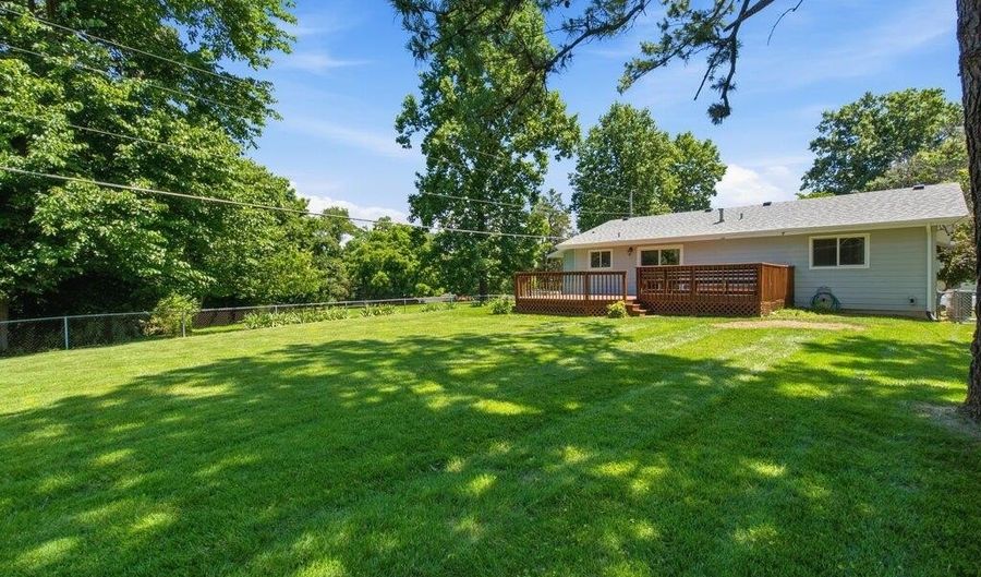 893 Oklahoma Ave, Ballwin, MO 63021 - 3 Beds, 2 Bath