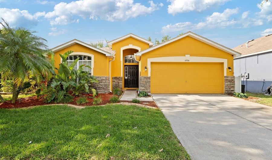 6914 MONARCH PARK Dr, Apollo Beach, FL 33572 - 4 Beds, 2 Bath
