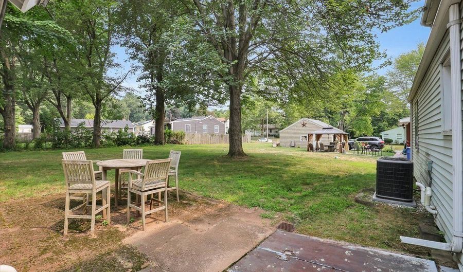 3 W Street Hts, Cromwell, CT 06416 - 3 Beds, 1 Bath