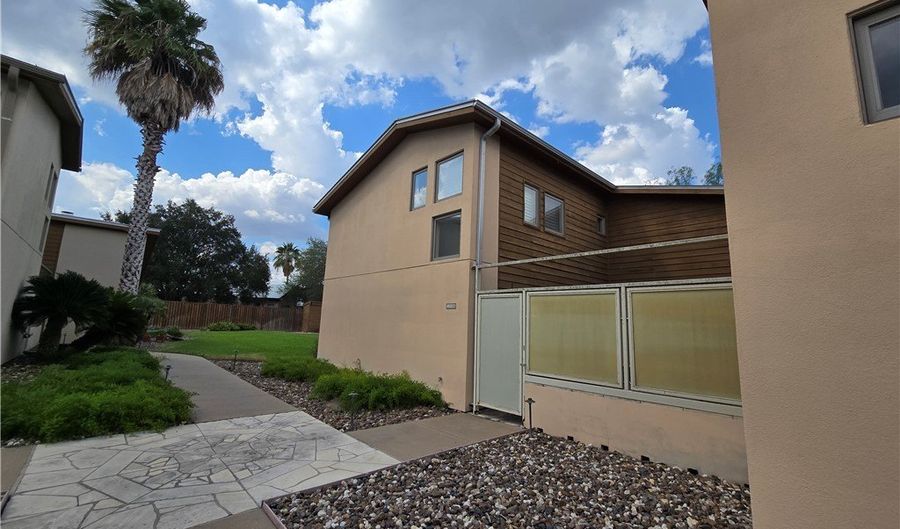 1508 Morningside Dr, Alice, TX 78332 - 3 Beds, 3 Bath