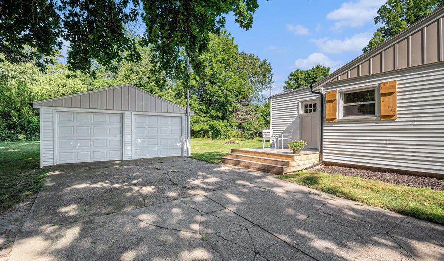 6821 Chapin Ave SE, Alto, MI 49302 - 2 Beds, 1 Bath