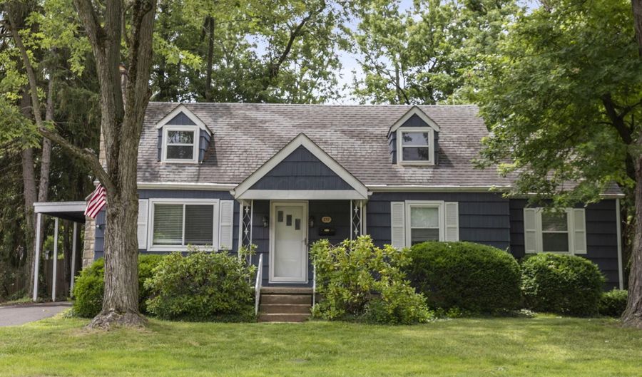 237 Maple Dr, Columbus, OH 43228 - 3 Beds, 1 Bath