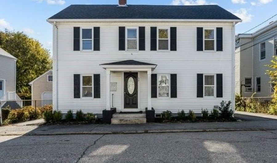 30 Catherine St 3, Bristol, RI 02809 - 2 Beds, 1 Bath