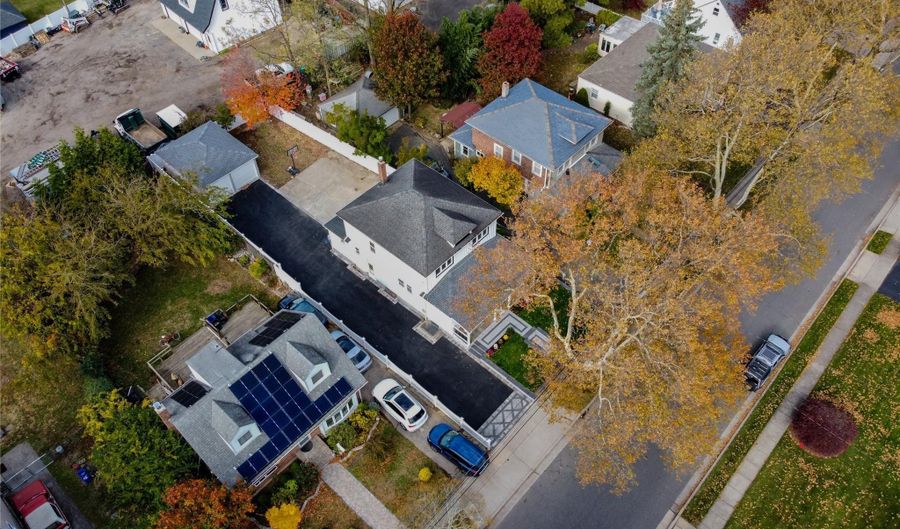 168 Oldfield Ave, Amityville, NY 11701 - 6 Beds, 3 Bath