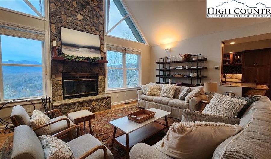274 Highland Cir, Banner Elk, NC 28604 - 3 Beds, 3 Bath