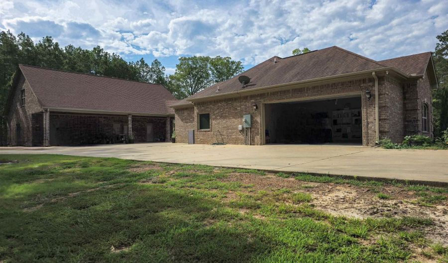 23 Whispering Dr, Alexander, AR 72002 - 4 Beds, 3 Bath