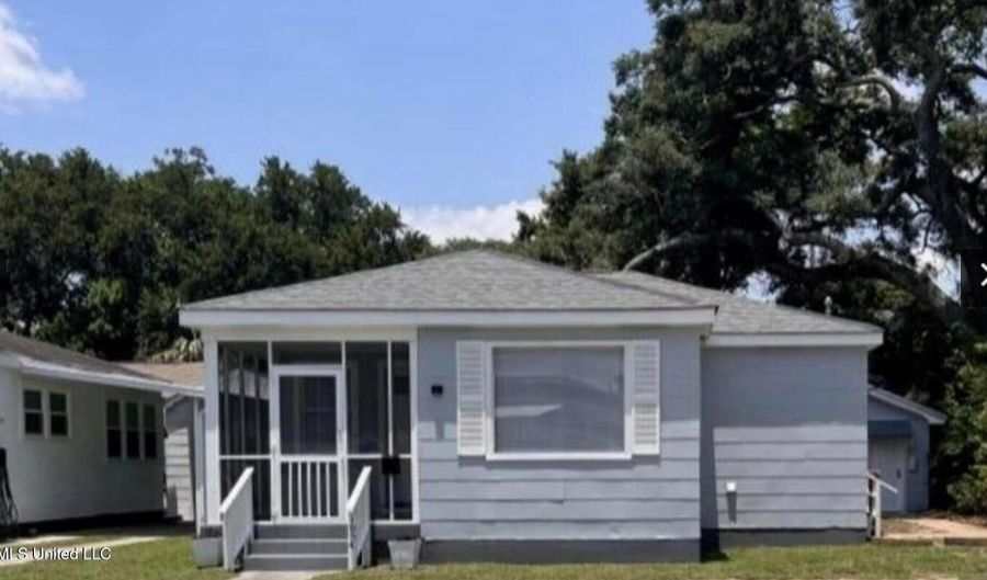1054 Desoto St, Biloxi, MS 39530 - 2 Beds, 1 Bath