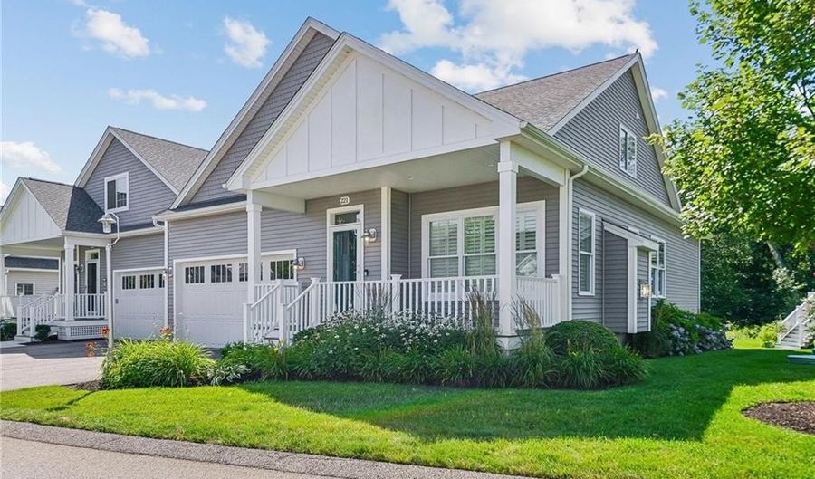 221 Wickford Ct 221, North Kingstown, RI 02852 - 2 Beds, 3 Bath