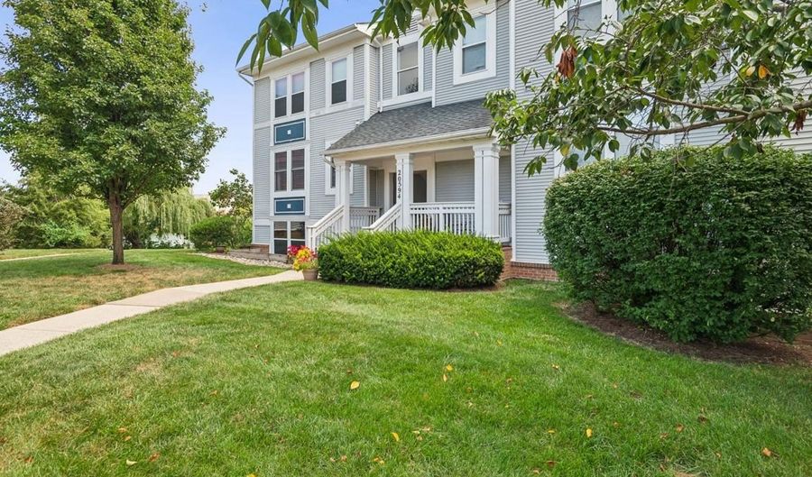 20594 CORNSTALK Ter 201, Ashburn, VA 20147 - 2 Beds, 2 Bath