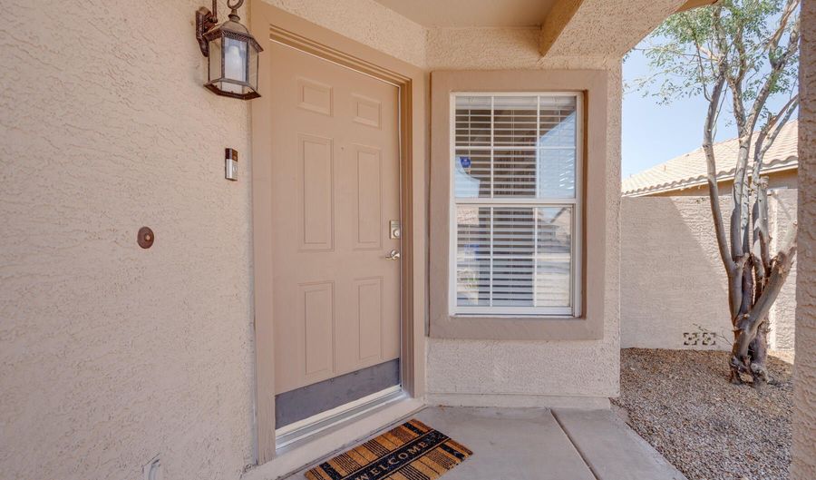 954 W MORELOS St, Chandler, AZ 85225 - 3 Beds, 2 Bath