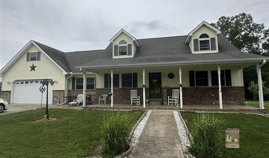 6 County Road 70 E, Bloomfield, IN 47424 - 3 Beds, 3 Bath