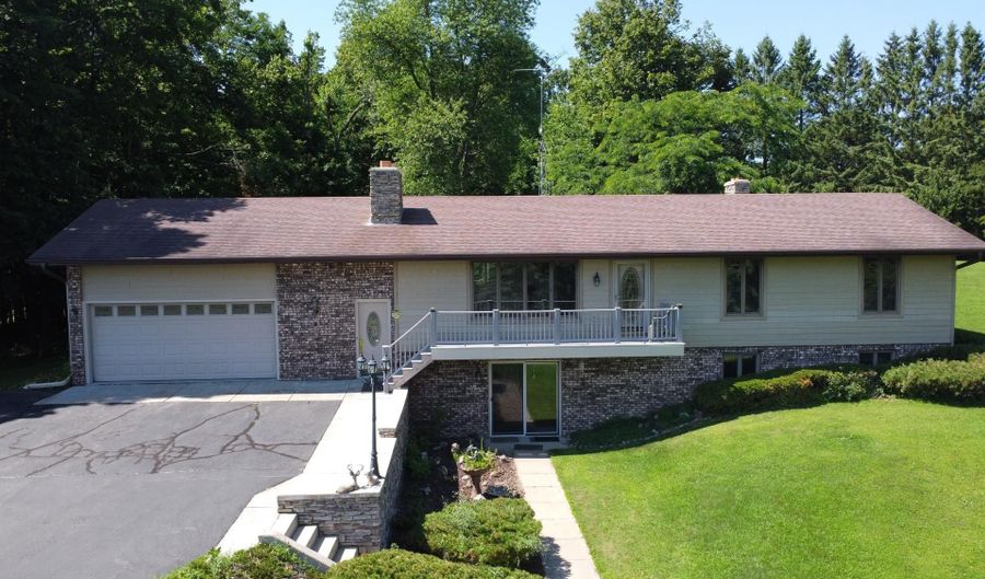 N2008 MAPLE RD, Antigo, WI 54409 - 3 Beds, 2 Bath
